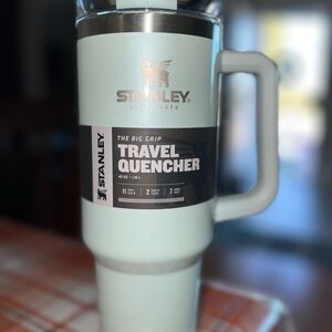 Stanley - SPEARMINT PEARLESCENT 40 oz. Adventure Quencher Tumbler (Mint) - NWT